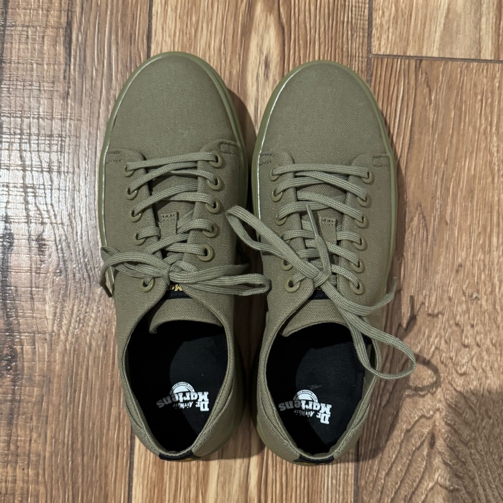 Doc Marten’s AirWair Dante Green Canvas Low Top Lace Up Sneakers